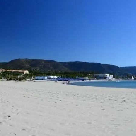 Port De 2 * Bormes-les-Mimosas